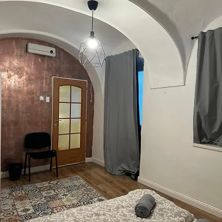 O9a Private In Center Ubytovanie v rodine